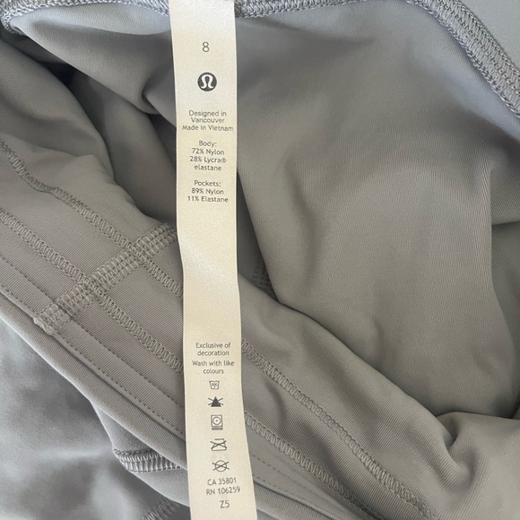 Grey lululemon legging - Picture 2 of 4